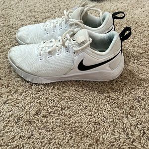women’s nike zoom volleyball shoes